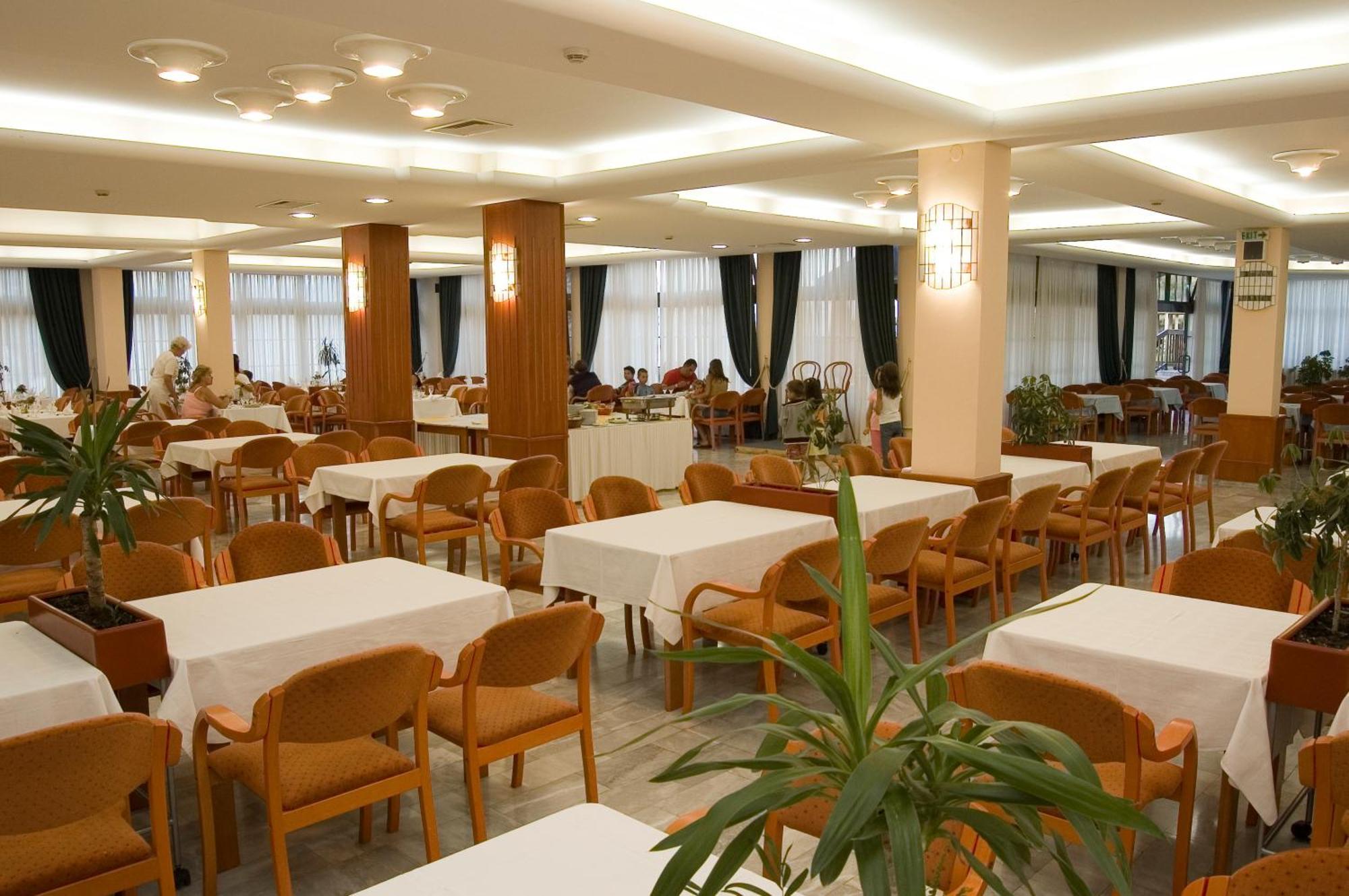 Hotel Makpetrol Struga Restoran fotoğraf